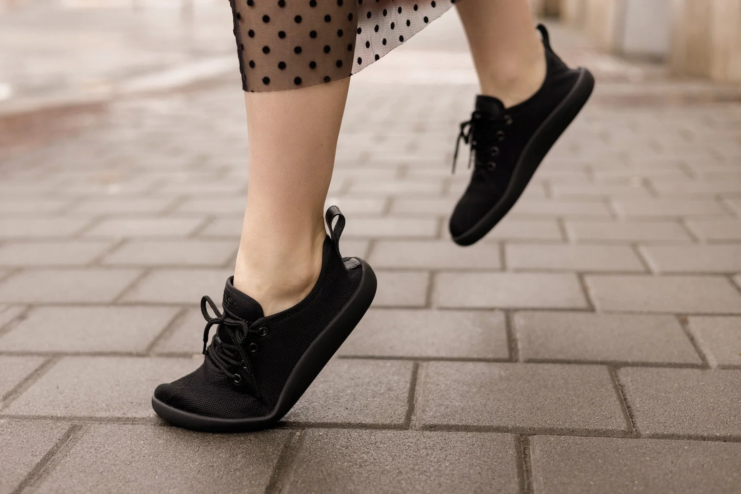 AHINSA Flow Black